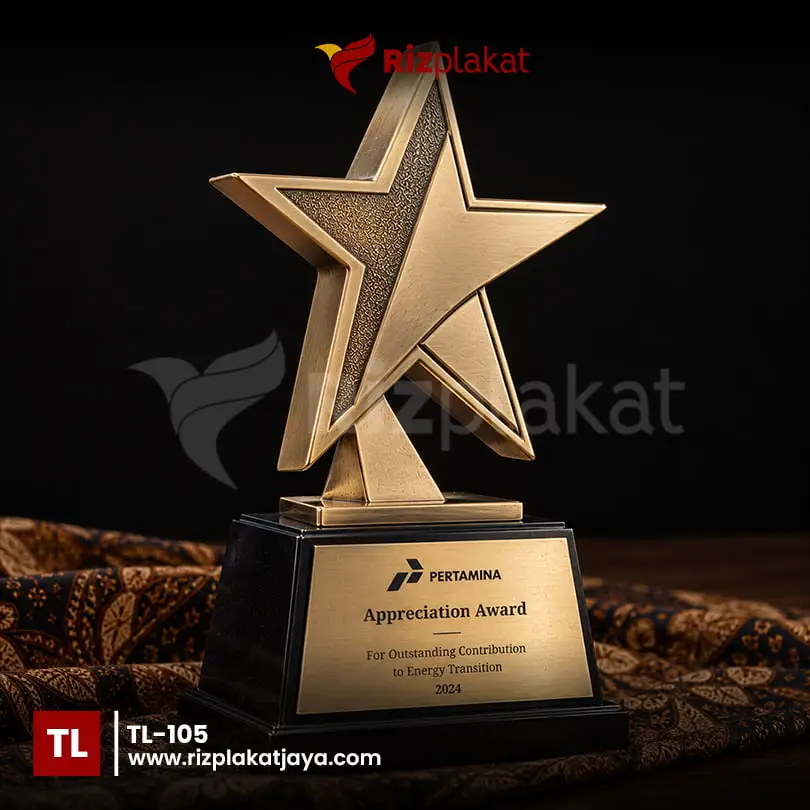 TL-105 (1) Piala Logam Bentuk Bintang Unik – Simbol Prestasi yang Memikat & Penuh Makna