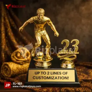 Piala Logam Simbol Juara – Representasi Nyata dari Kejayaan & Kemenangan