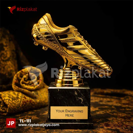 Piala Logam Sepatu Bola Emas – Simbol Kejayaan Bagi Sang Pencetak Gol Terbaik