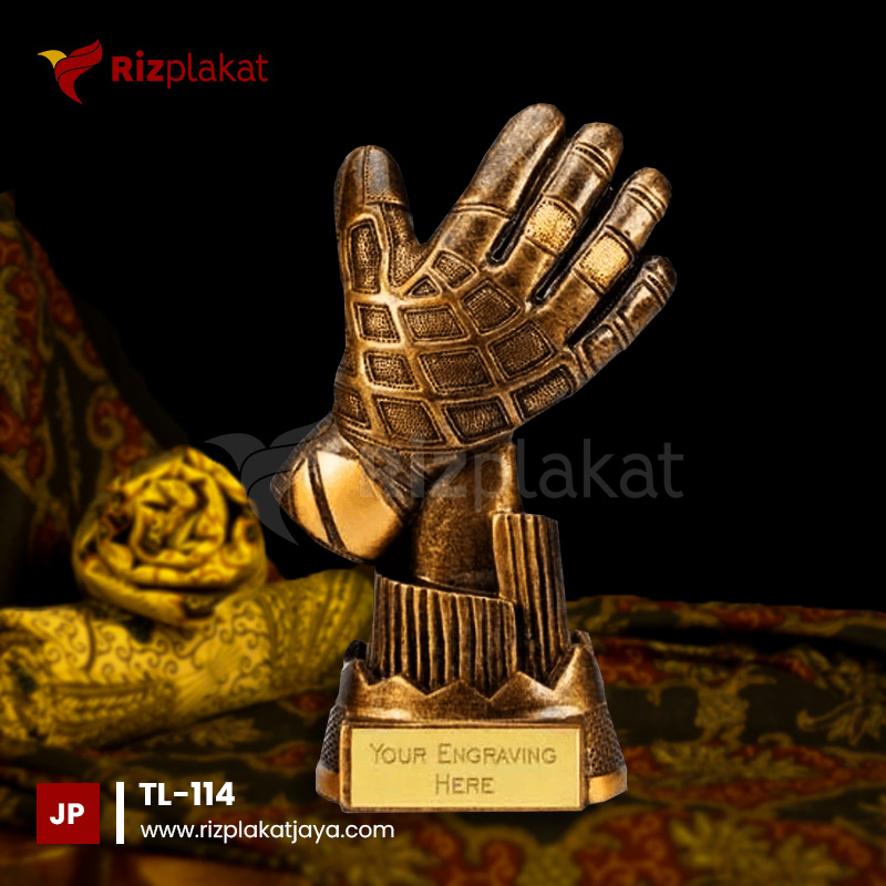 TL-114 Trophy Logam Bentuk Tangan Kiper