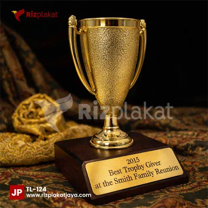 Piala Logam Event Apresiasi – Wujud Penghargaan Nyata untuk Prestasi dan Dedikasi