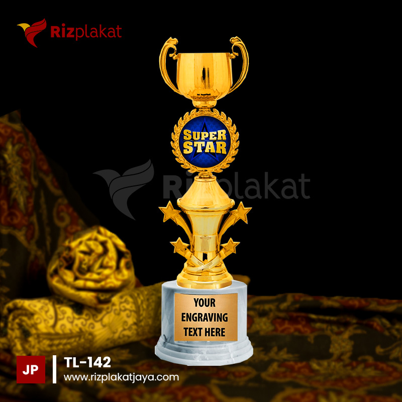 TL-142 Piala Logam dengan Emblem Bulat