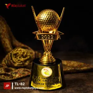 Piala Logam Golf Tournament – Trofi Eksklusif untuk Prestasi di Lapangan Hijau!