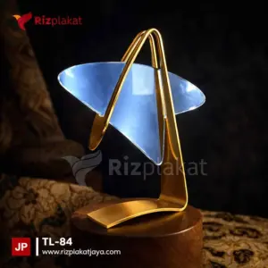Piala Logam Ornamen Unik – Trofi Seni Bernilai Tinggi untuk Apresiasi Istimewa