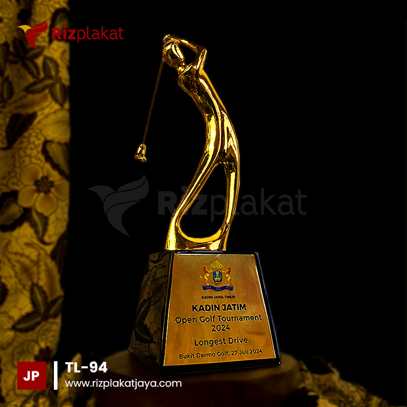 Pesan Trophy Logam Premium