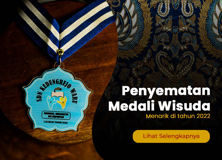 Penyematan Medali Wisuda