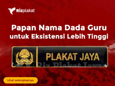 fungsi papan nama dada guru