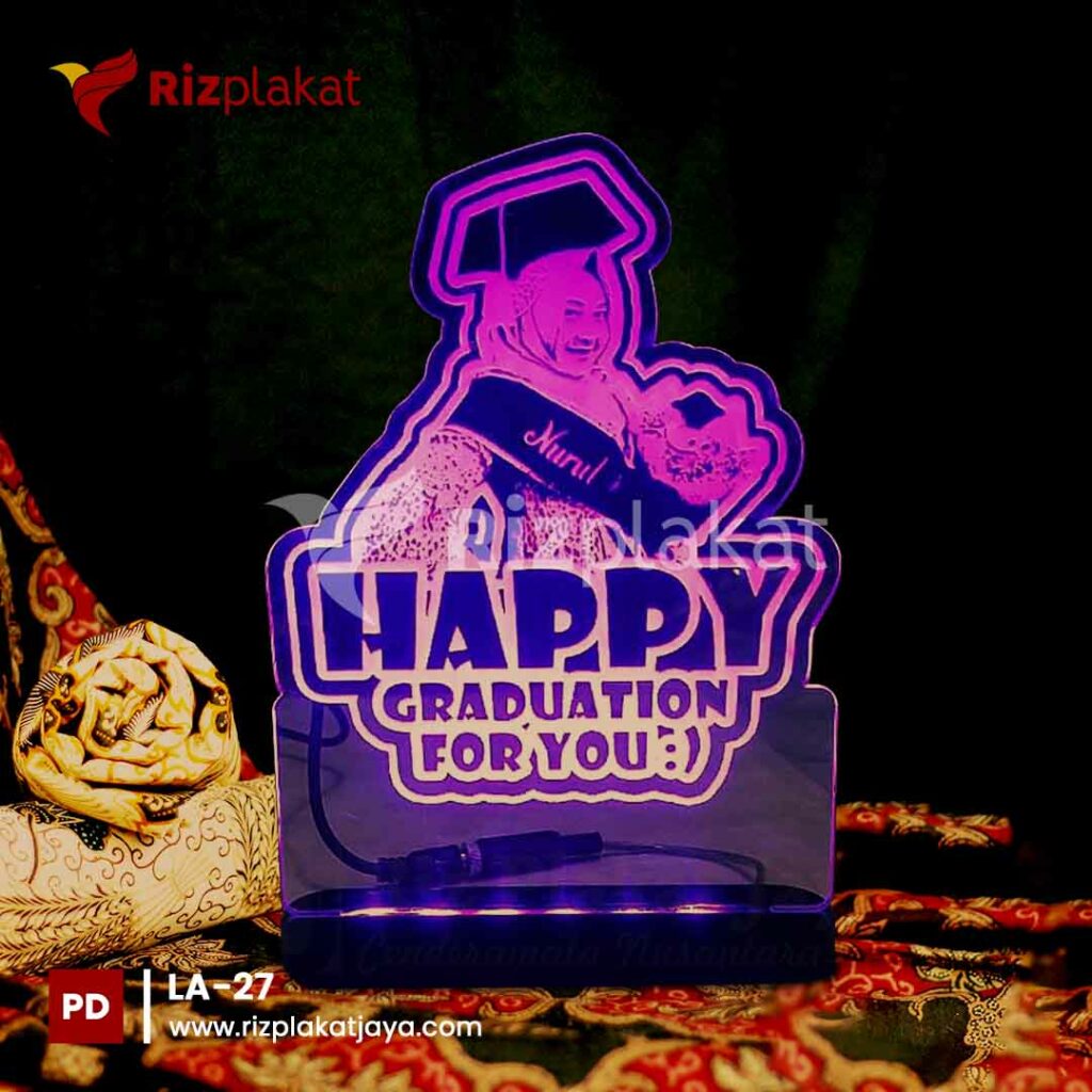 Lampu Akrilik Wisuda