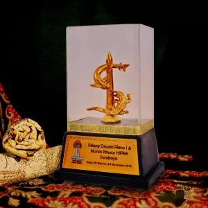 Plakat Fiber Desain yang Mewah dan Elegan