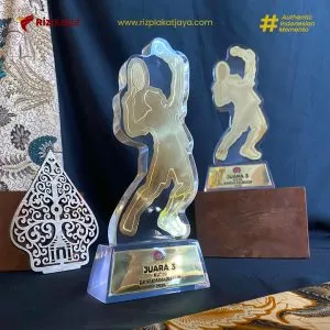 Plakat Fiber dengan Desain Siluet