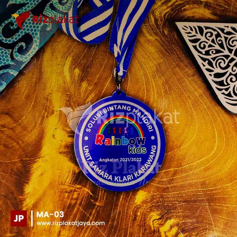 MA-03 Harga medali akrilik