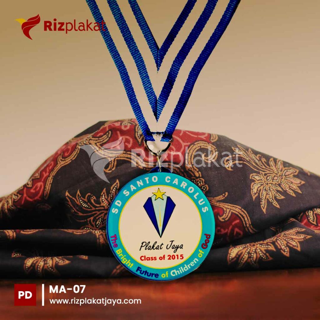 Medali akrilik murah
