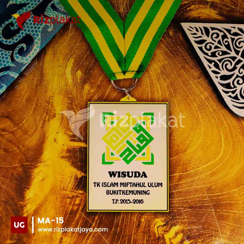 Medali event akrilik