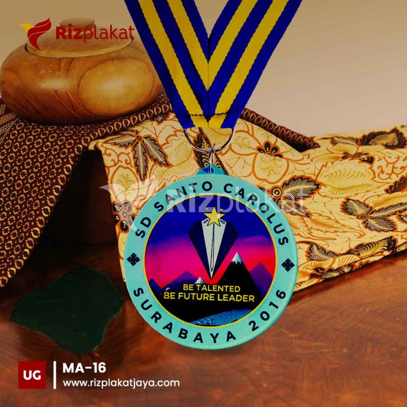 MA-16 Cetak medali akrilik