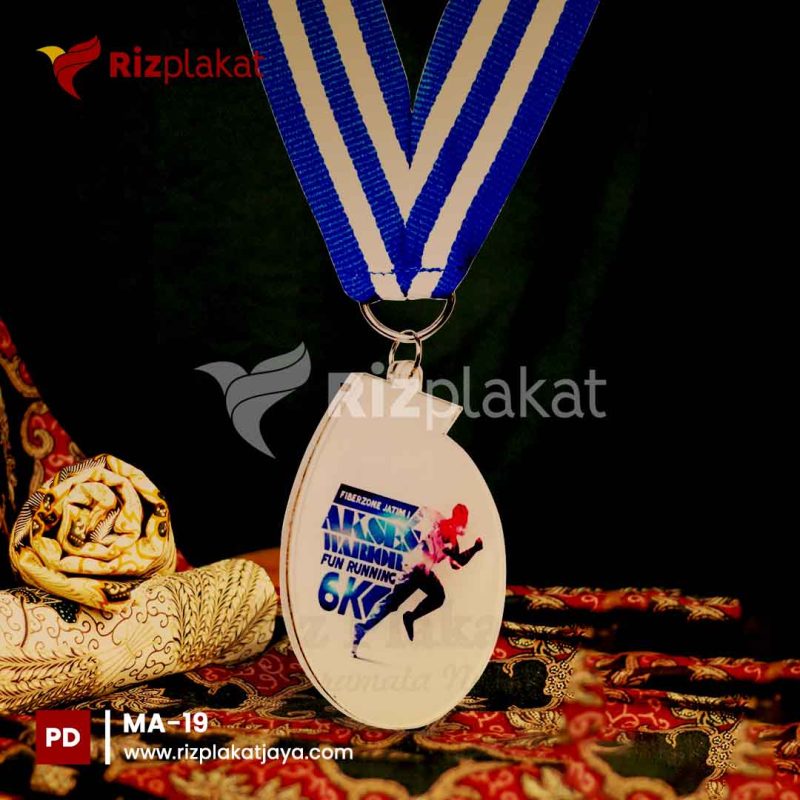 MA-19 Akrilik medali