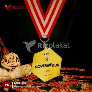 Medali penghargaan kuningan