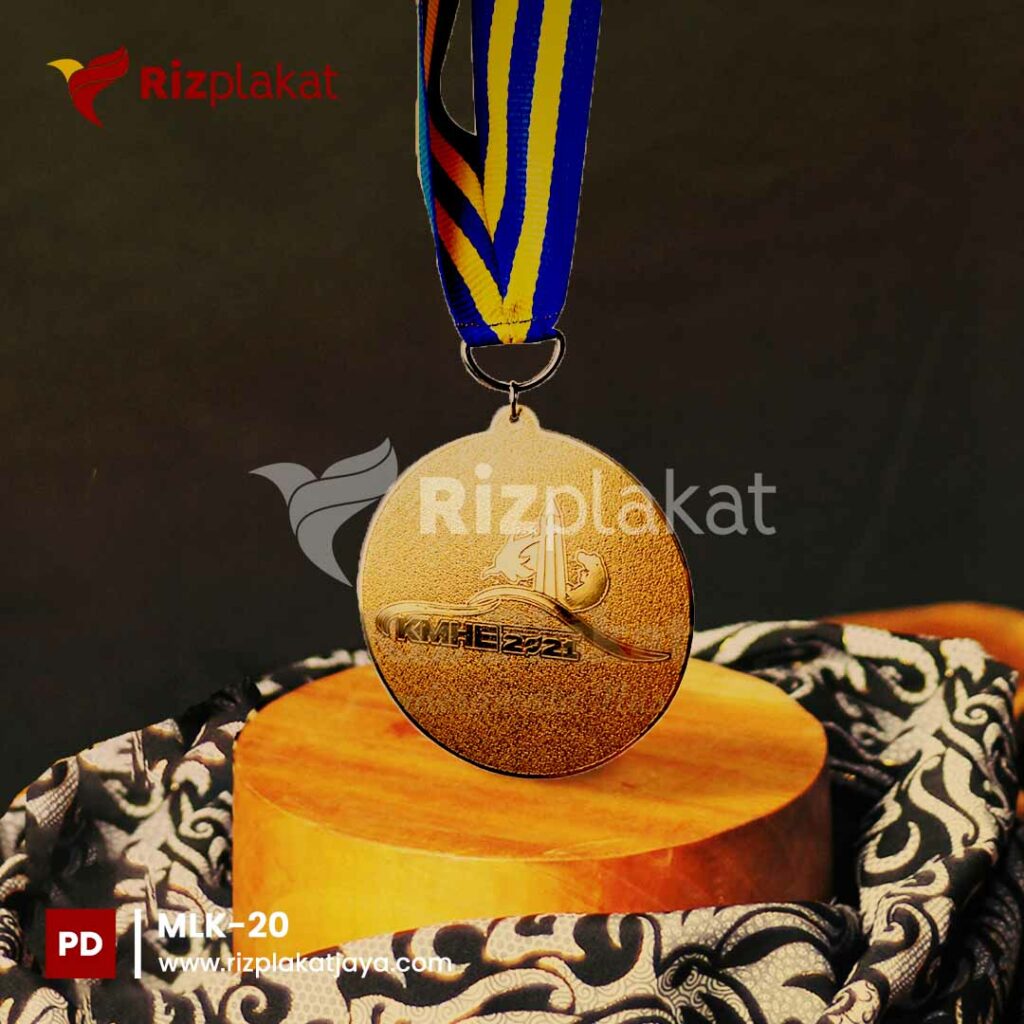 Medali kuningan berkualitas