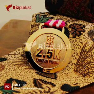 Bikin medali timah
