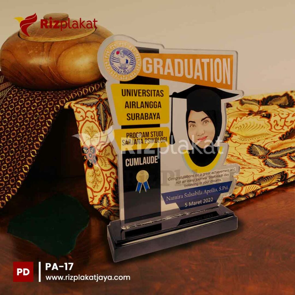 Plakat Akrilik Wisuda Unair