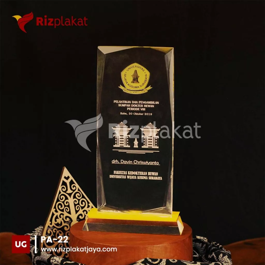 Plakat Akrilik Universitas Wijaya Kusuma