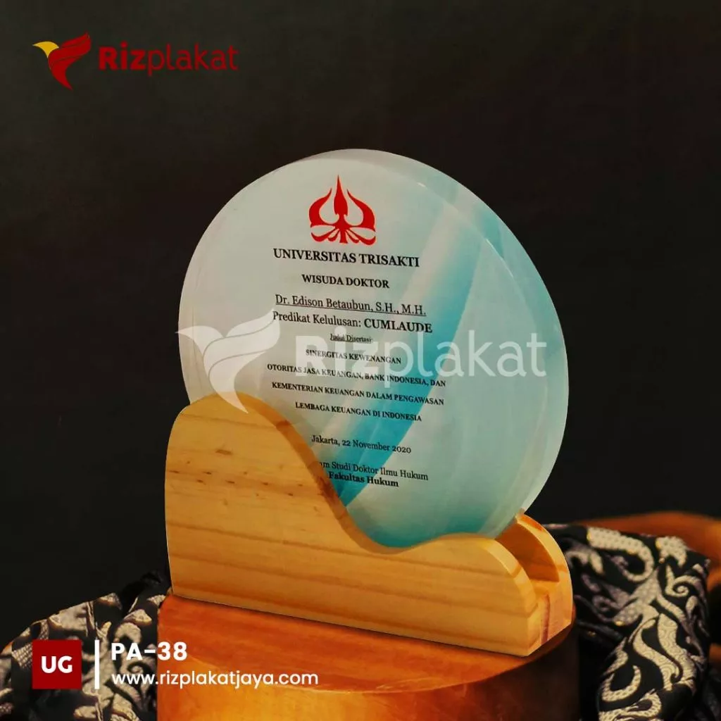 Plakat Akrilik Wisuda Doktor Universitas Trisakti