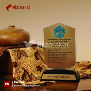 Plakat Akrilik Universitas Pattimura
