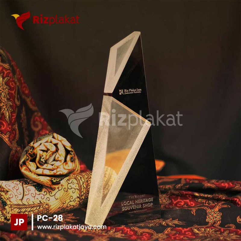 PC-28 Piala Kristal Custom Surabaya