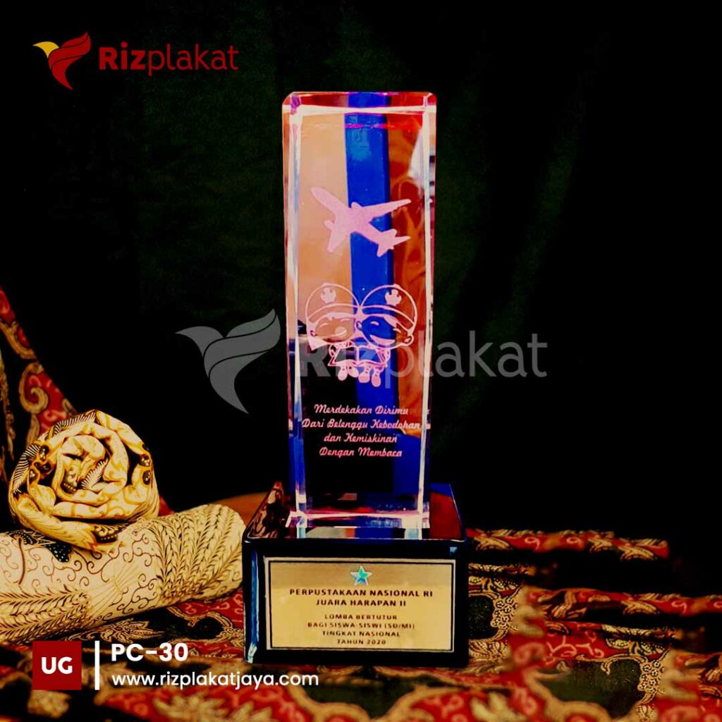 Trophy Kristal Perpustakaan Nasional RI