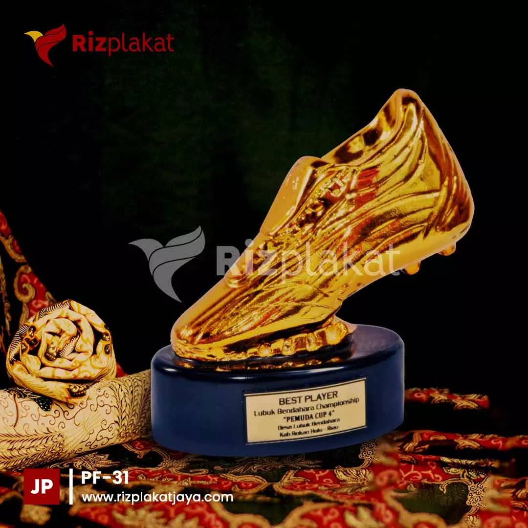 plakat fiber sepatu futsal