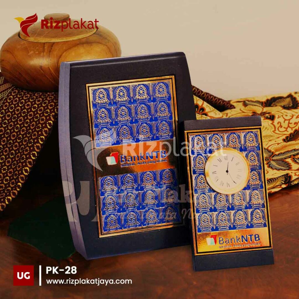 Plakat Kayu Batik Bank NTB