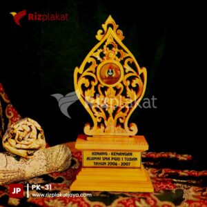 Plakat Kayu Ukir SMA PGRI 1 Tuban