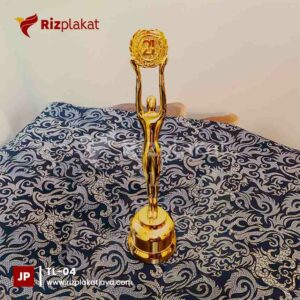 Piala Award Logam