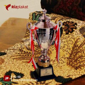 Trophy Logam Surabaya Jumping Master