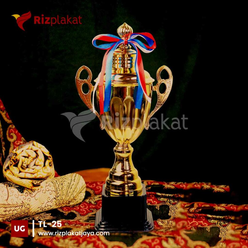 Trophy Bergilir Perusahaan BUMN