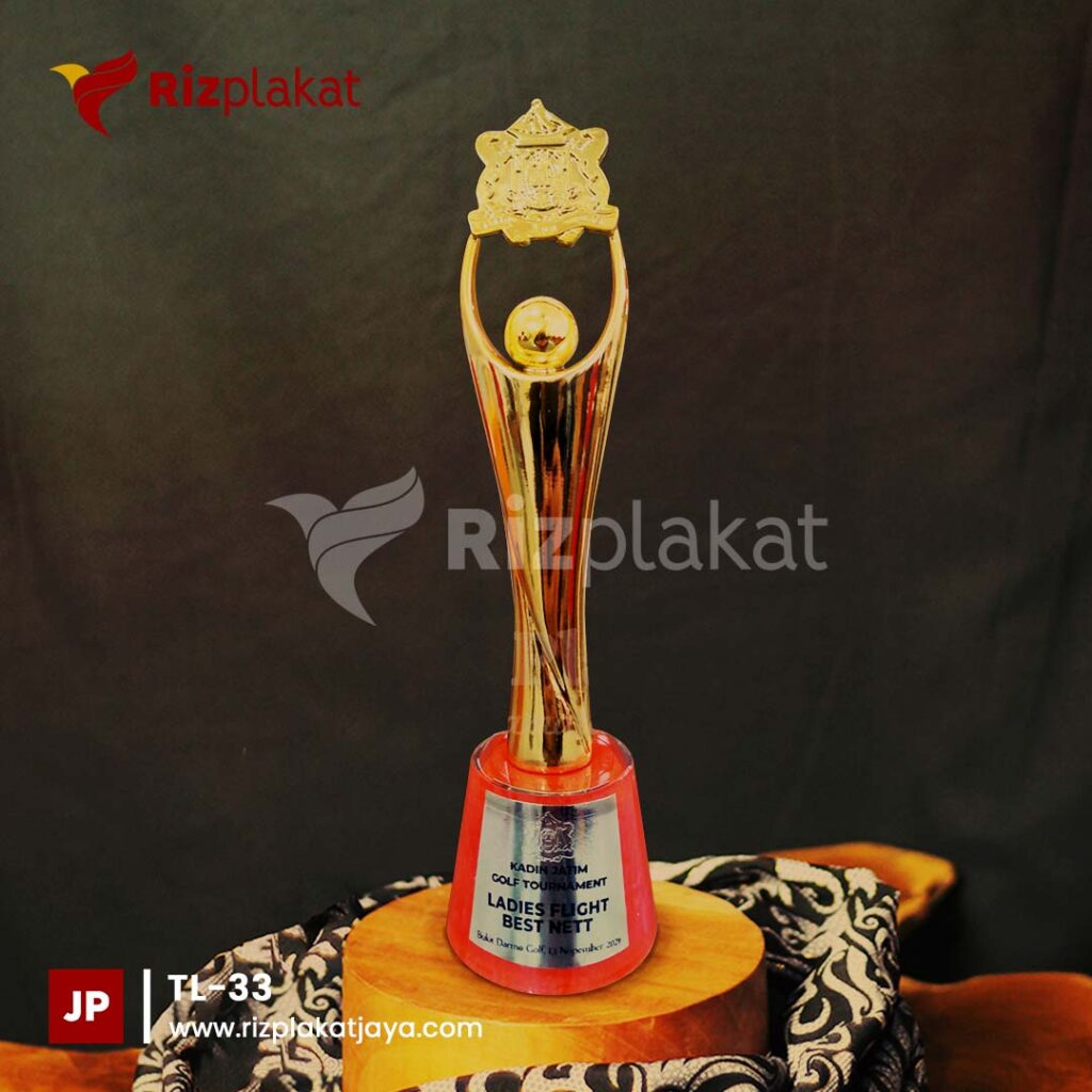 Trophy Logam Golf Junior turnamen