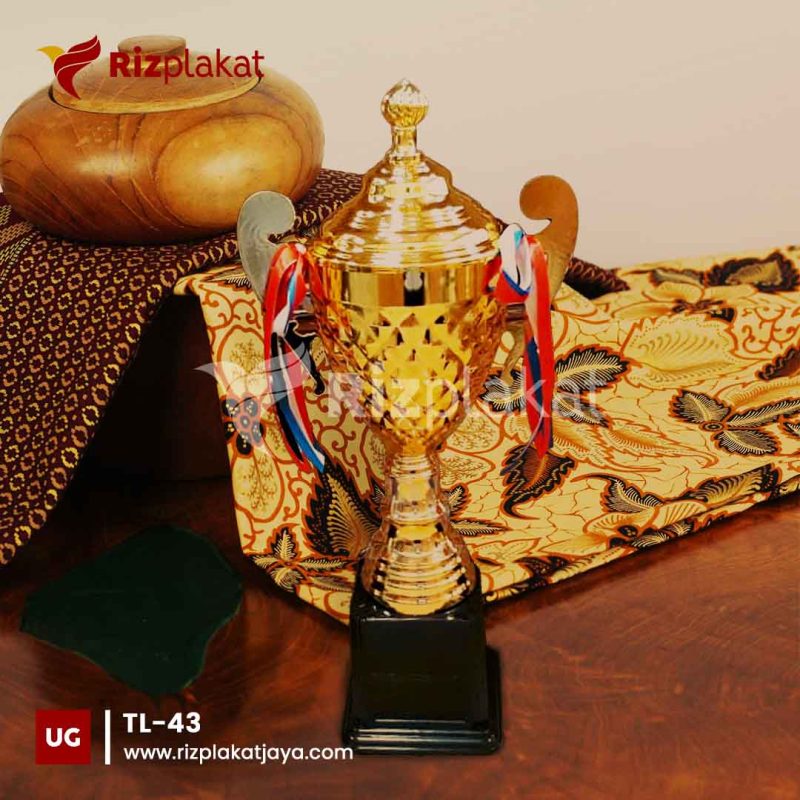 TL-43 Piala Logam Bergilir Bandung