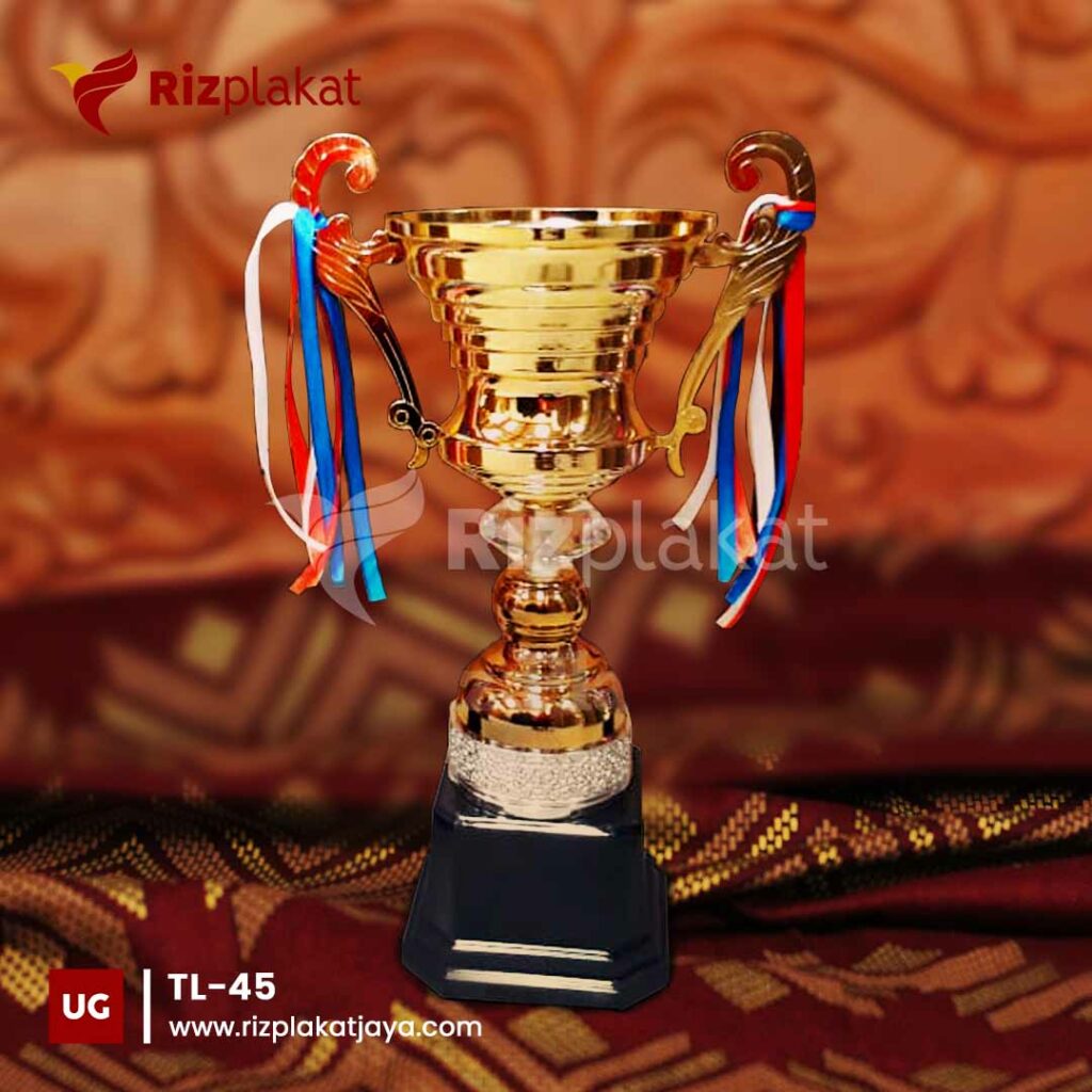 Piala Logam Bergilir Sepak Bola Junior