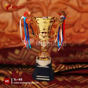 Piala Logam Bergilir Sepak Bola Junior