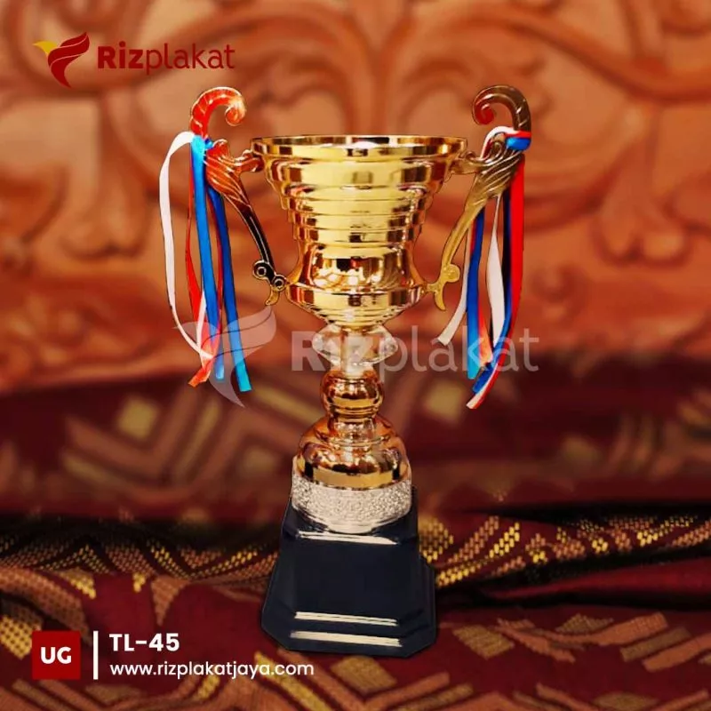 Piala Logam Bergilir Sepak Bola Junior
