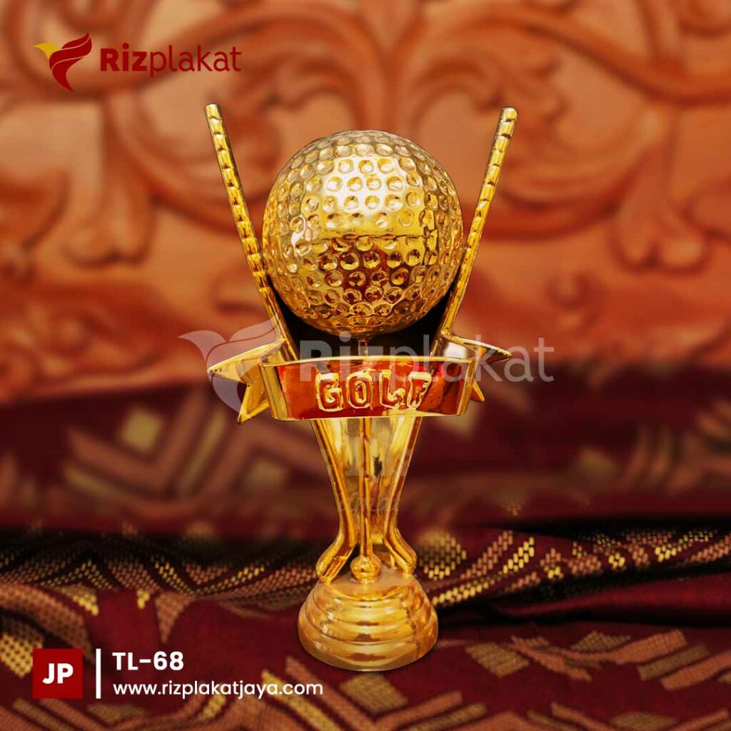 Piala Logam Turnamen Golf