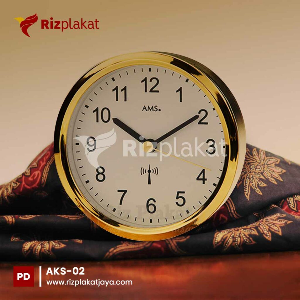 Jam Analog Aksesoris Plakat