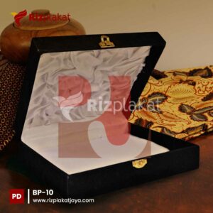 Jual Box Plakat Beludru