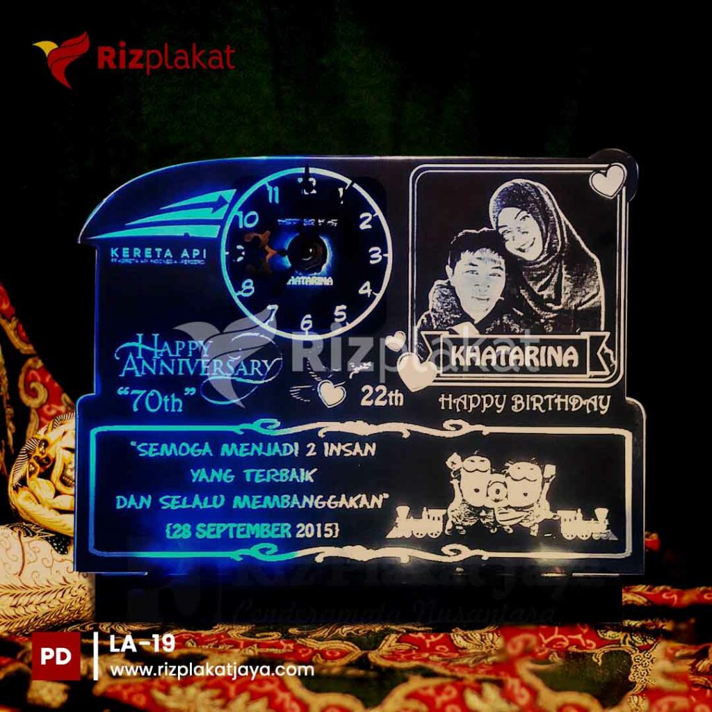 Lampu Akrilik Kado Pacar