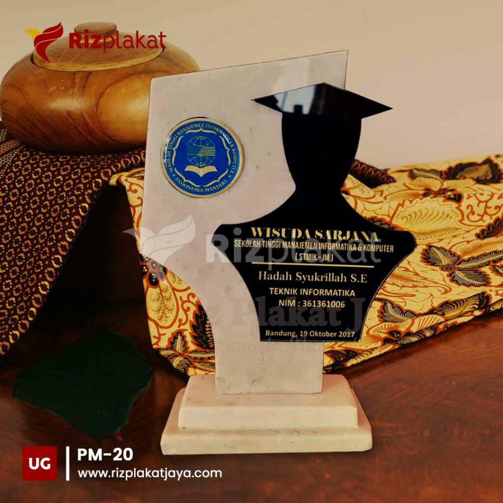 Plakat Marmer Wisuda STMIK-IM