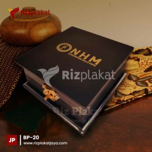 Box Plakat Kayu NHM Gosowong Gold Mine