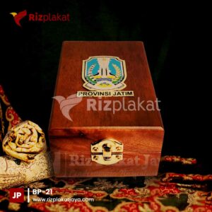 Box Plakat Kayu Pemerintah Provinsi Jawa Timur