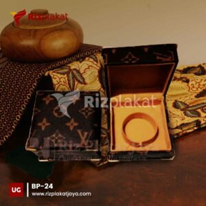 Box Gelang Perhiasan