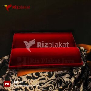 Kotak Display Gelang Perhiasan