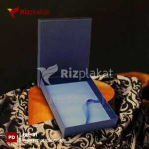Paper Box Plakat Custom