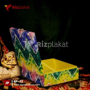 Box Plakat Batik Khas Daerah